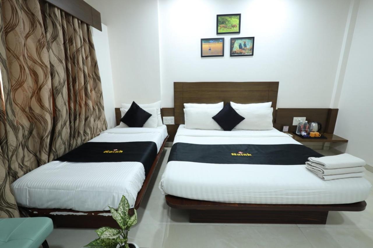Saish Hotel Shirdi Eksteriør bilde