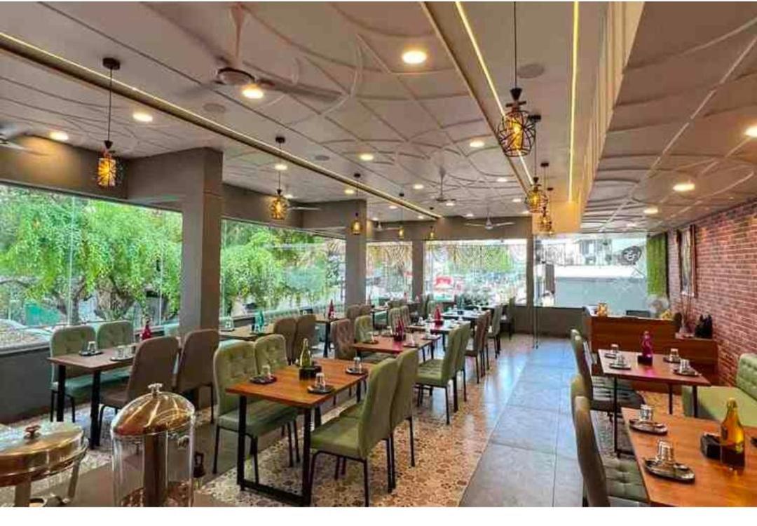 Saish Hotel Shirdi Eksteriør bilde
