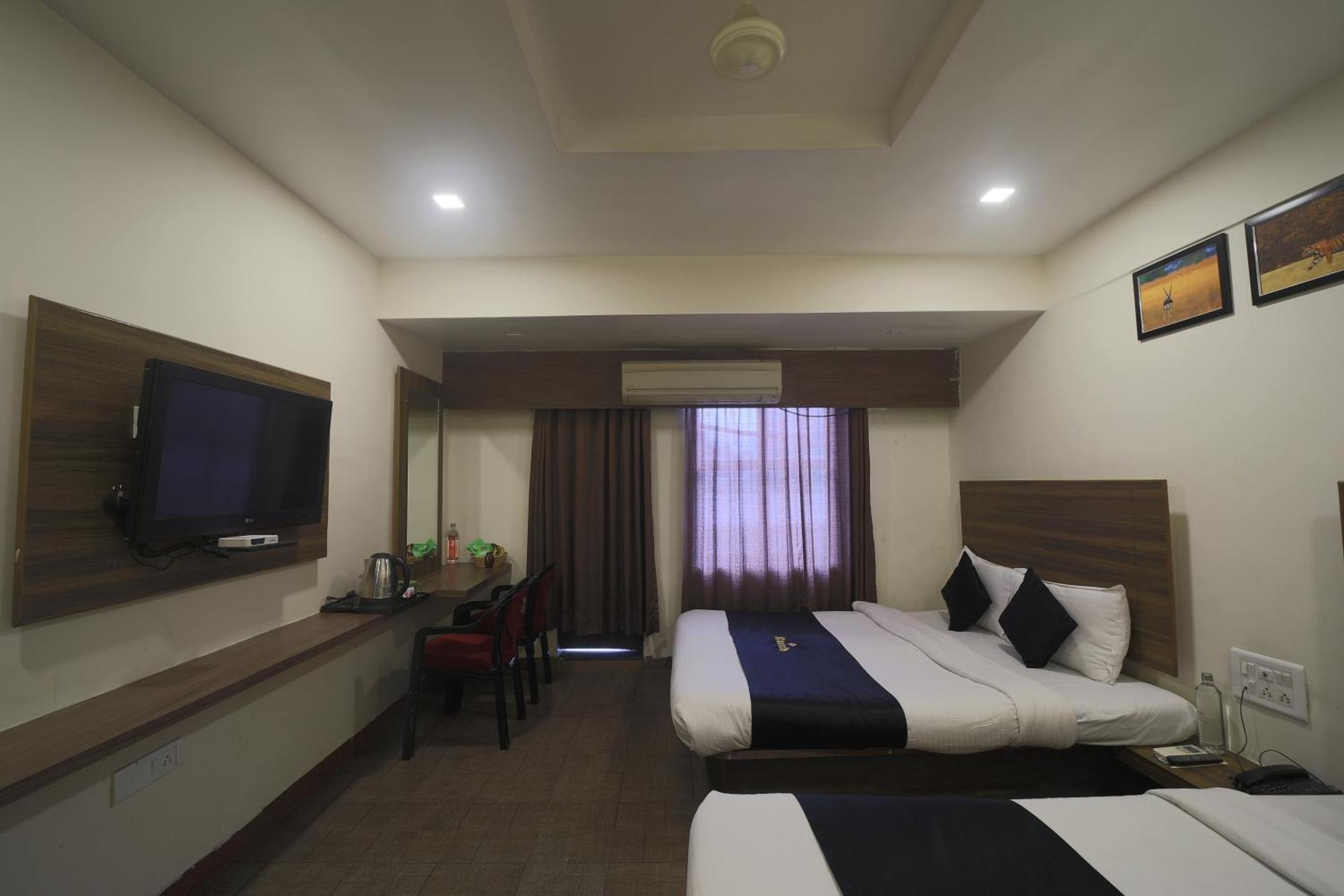 Saish Hotel Shirdi Eksteriør bilde
