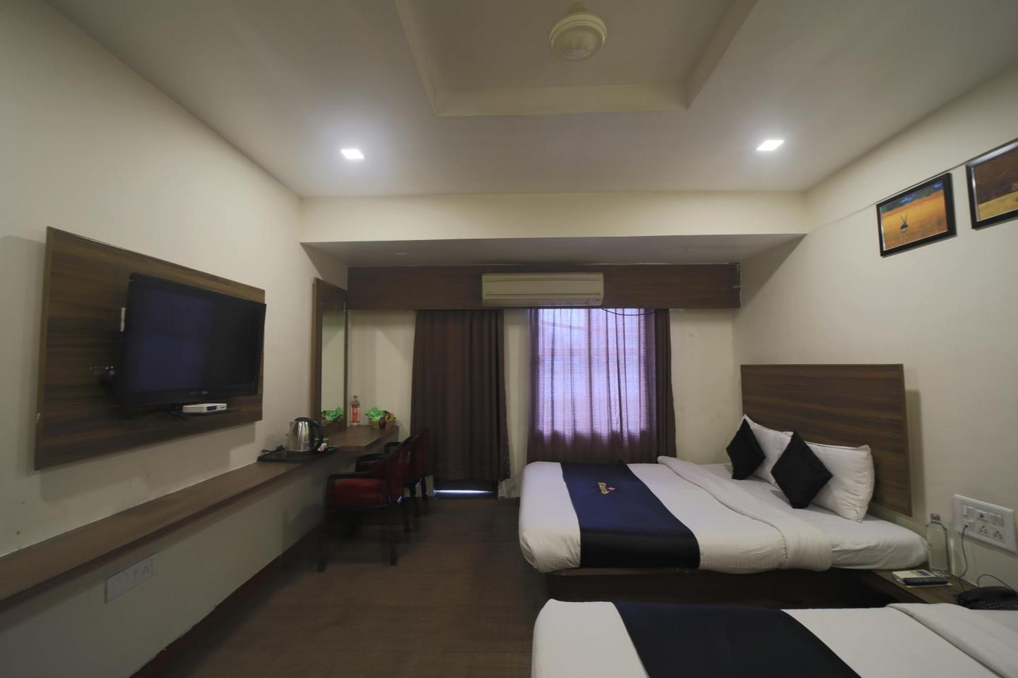 Saish Hotel Shirdi Eksteriør bilde